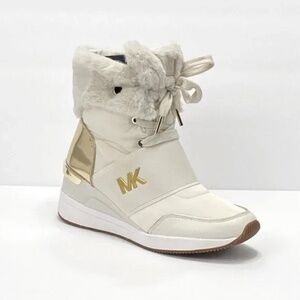 NWOB Michael Kors Cream Nylon Fleece Lined Wedge Boot Sz 10 Apres Ski Snow Bunny